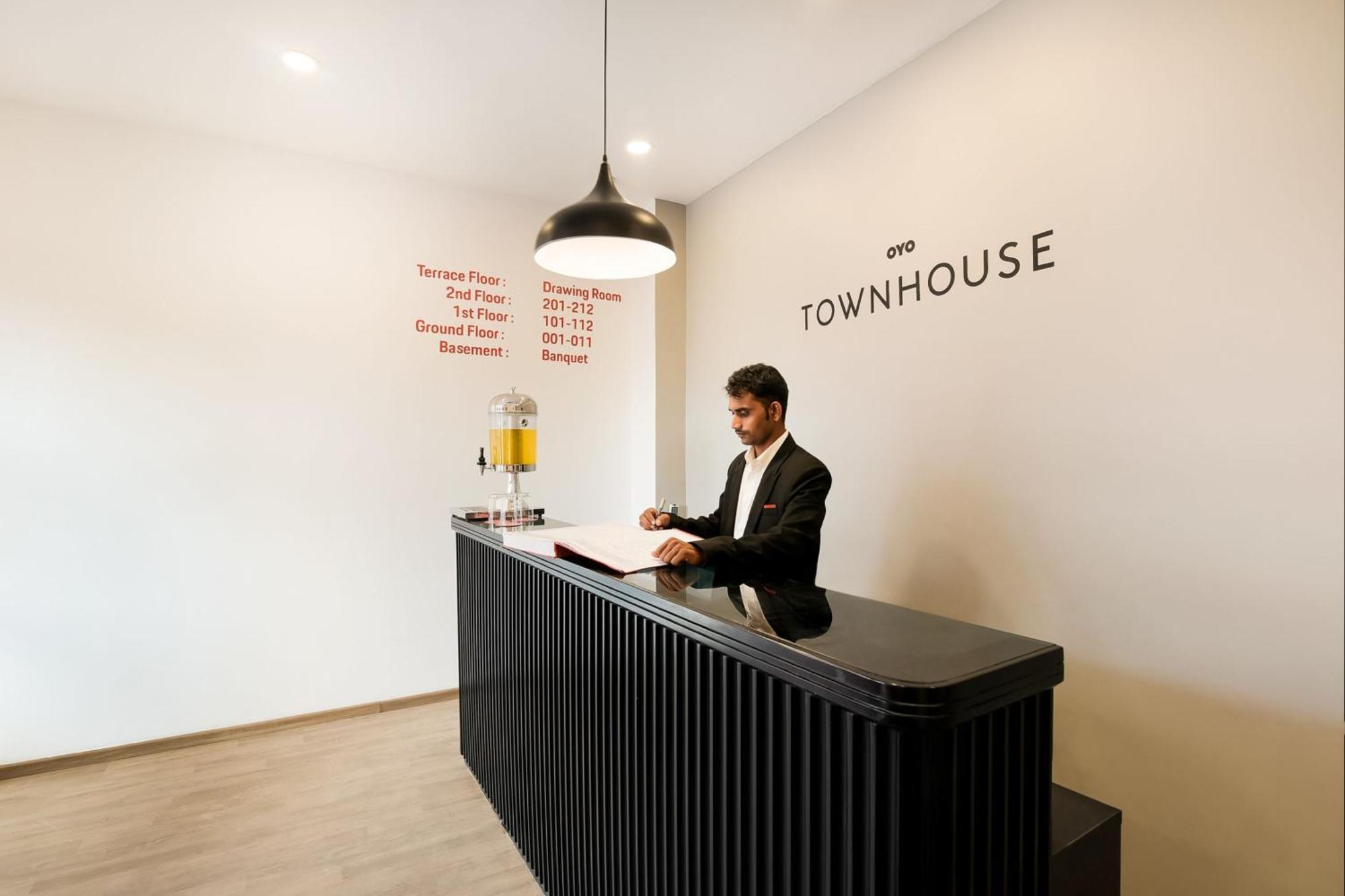 Townhouse The Awadh Airport Near Chaudhary Charan Singh International Airport Hotel Bijnaur Екстериор снимка