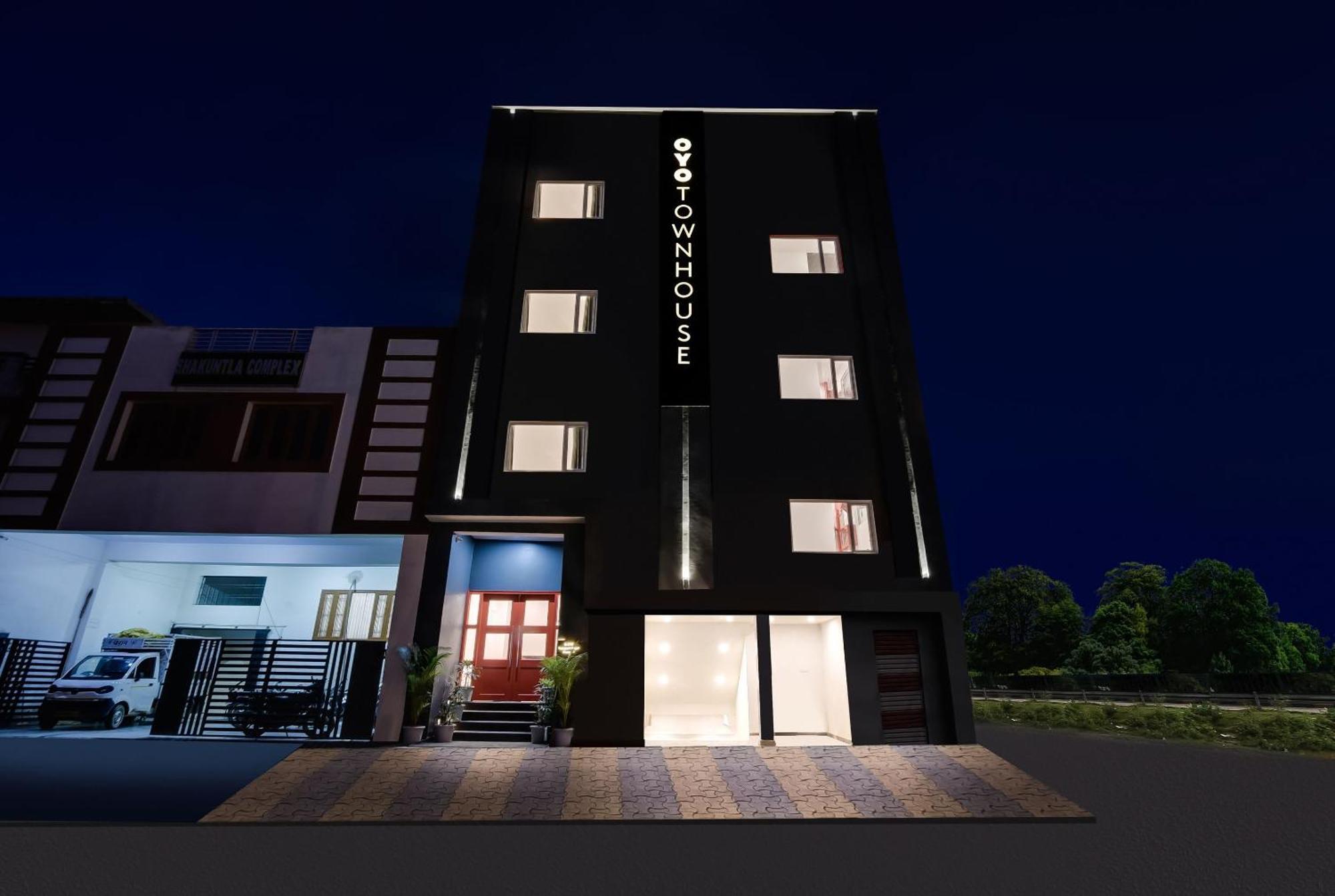 Townhouse The Awadh Airport Near Chaudhary Charan Singh International Airport Hotel Bijnaur Екстериор снимка